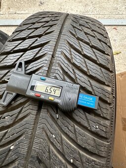 Prodám použitou zimní sadu Mercedes 5x112 215/65/17 - 10
