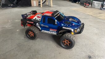 Traxxas slash ultimate 4x4 - 10