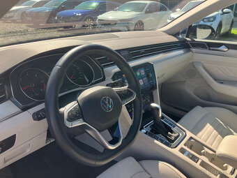 VOLKSWAGEN PASSAT 2,0 TDI DSG 70 821 km TAŽNÉ PANO - 10