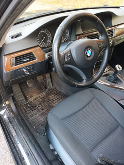 BMW 3 ŘADA E90 320I - 10