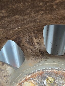 ALU kola 6x139,7 R16 pneu 285/75/R16 - 10
