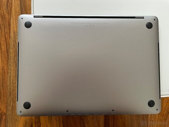MacBook PRO 13 (2018) / Space Gray / 256GB / Touch Bar - 10