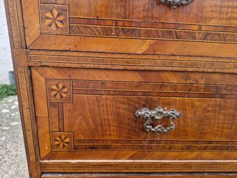 Komoda , malovana truhla, intarzovany pribornik - 10