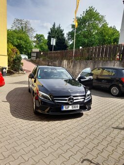 Mercedes C220d 4matic najeto 73000 Top stav - 10