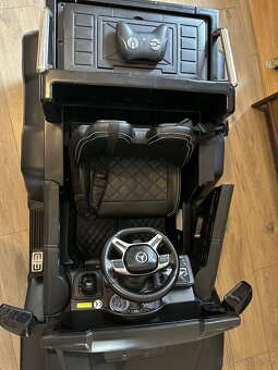 Elektrické auto mercedes 6x6 s dvěma baterii - 10