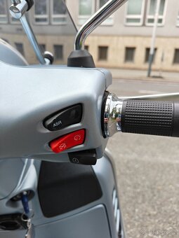 Vespa GTS 300 SuperTech - 10