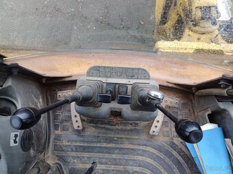 KOMATSU WB 93 R-2 traktorbagr 4x4 - 10