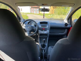 Toyota Aygo 1.0i - 10