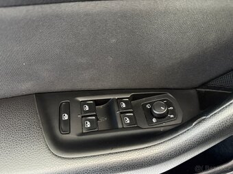 Volkswagen Passat 2,0 TDI 110kW,SERVISKA,DSG - 10