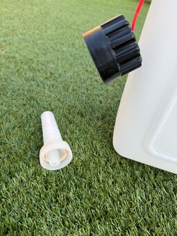 Kanystr - plastový 10litrů PERFEKTNÍ STAV - 10