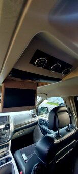 Lancia Voyager 2.8l výbava Platinum - 10