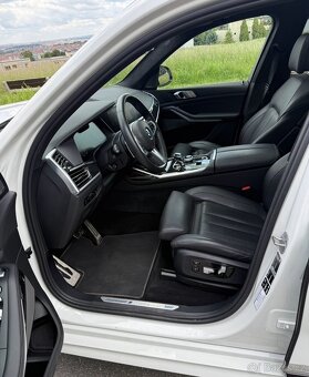 BMW X7 50i 1. maj CZ 9/22 najeto 53 tkm - 10