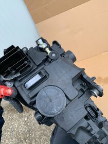 predni led svetla xenon skoda scala levy pravy - 10