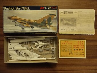 Modely letadel,KP, plastové stavebnice. - 10