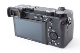 Fotoaparát Sony A6600 + Sony 18-135 OSS SEL + příslušenství. - 10