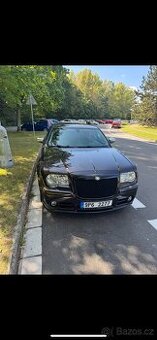 Vínový Chrysler 300c Touring. 3.5V6 183kw RWD - 10