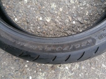 Prodám gumy na dojetí, silnice 180/55 ac190/55 R17 - 10