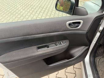 Peugeot 307 2.0HDi 100kW - náhradní díly - 10