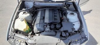 BMW 323i Automat E46 - 10