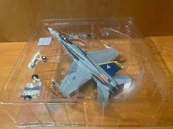 F-18 Hornet - model letadla 1:72 - 10