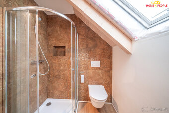 Rodinný dům s projektem na butikové hotel - 10