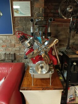 Motor Ford Vedette Flathead - dekorace - 10