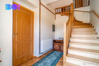 Prodej dvougeneračního rodinného domu, 442 m², pozemek 2 875 - 10