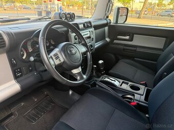 Toyota FJ Cruiser 4.0 V6 – spolehlivé SUV s pohonem 4x4 - 10