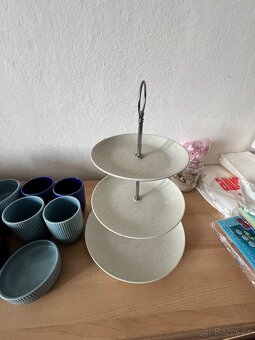 Ikea, talíře, misky, hrnky, podtácky, dekorace, etažér - 10