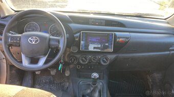 Toyota Hilux 2.4 - 10
