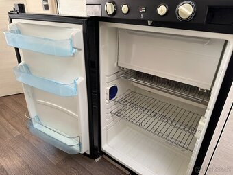 Obytný přívěs STERCKEMANN STARLETT 476 PE comfort - 10