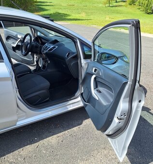 Ford Fiesta 1242 cm, 60 kw, 2012 benzím - 10