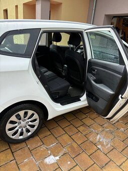 Kia carens 1.6 gdi, 70 tis km - 10