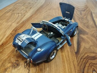 Shelby Cobra 1/18 Road Tough - 10