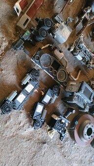 VW Touareg V10 TDI díly, barva LA7W - 10