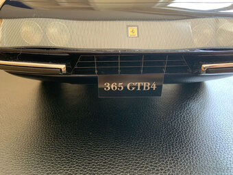 Amalgamový model Ferrari 365 GTB4 DAYTONA v měřítku 18 - 10