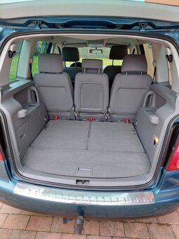 Touran Sedmimístný +Tažné zařízení - 10