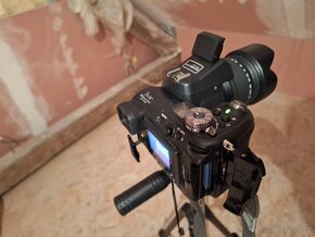 Prodám zrcadlovku Sony - 10