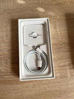 Apple iPhone SE 2020 64GB White - 10