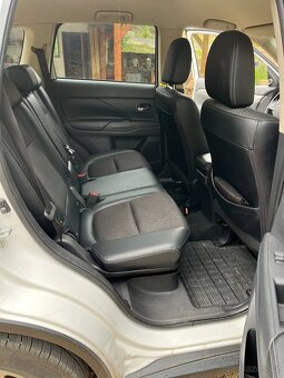 Mitsubishi Outlander - 10