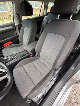 VW Passat Variant 2.0TDI 110kw DSG rok 2021 - 10