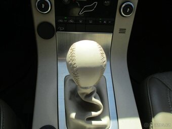 VOLVO XC70 D5 151kw AWD Momentum Kinetic 07/2010 - 10