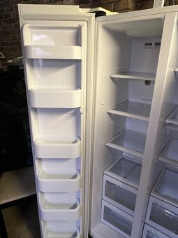 Americká lednice Samsung – funkční, čistá - 10