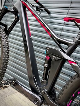 CUBE Sting WS 140 HPC RACE, vel. S, 27.5” - 10