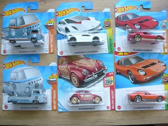 AUTÍČKA HOT WHEELS - 10