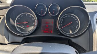 Opel Astra J Sports tourer - 10