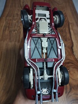 Ferrari 250 Testa Rossa 1/18 - 10