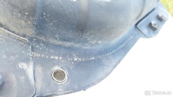 Kia Sportage 1 –Nádrž paliva - 10