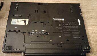 Lenovo T400 funkční bez HDD Intel Core Duo P8600 - 10