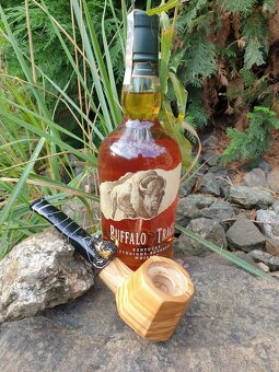 DÝMKA SKLENKA OD WHISKEY BUFFALO TRACE - 10
